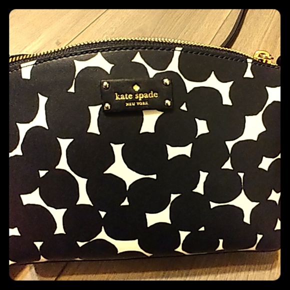 kate spade Handbags - Kate Spade cross body purse kate spade Handbags - Kate Spade cross body purse
